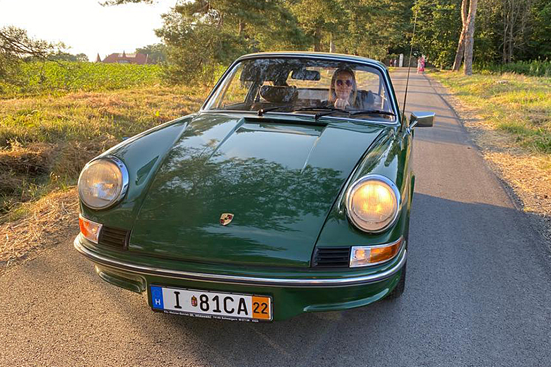 Wunderschone Auto Fur Einen Tag Mieten Bilder