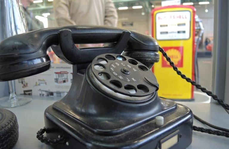 alte-tanke-oldtimer-tankstelle-besuch-beim-profi_classic-portal__0030