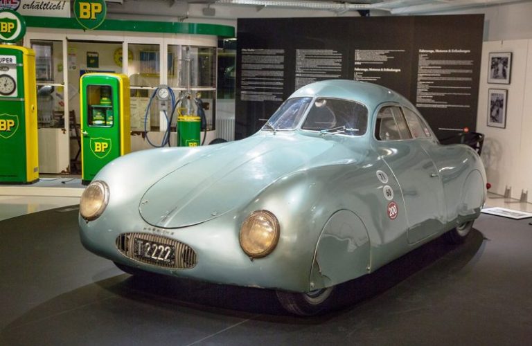 alte-tanke-oldtimer-tankstelle-besuch-beim-profi_classic-portal__0041