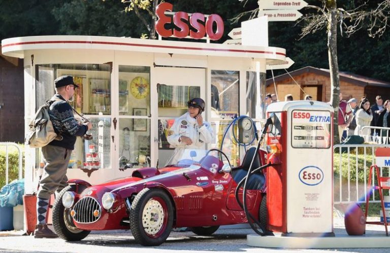 alte-tanke-oldtimer-tankstelle-besuch-beim-profi_classic-portal__0043