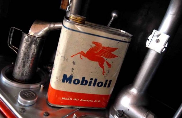 alte-tanke-oldtimer-tankstelle-besuch-beim-profi_classic-portal__0052