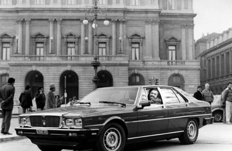 Maserati Quattroporte mit Luciano Pavarotti, 1985.
