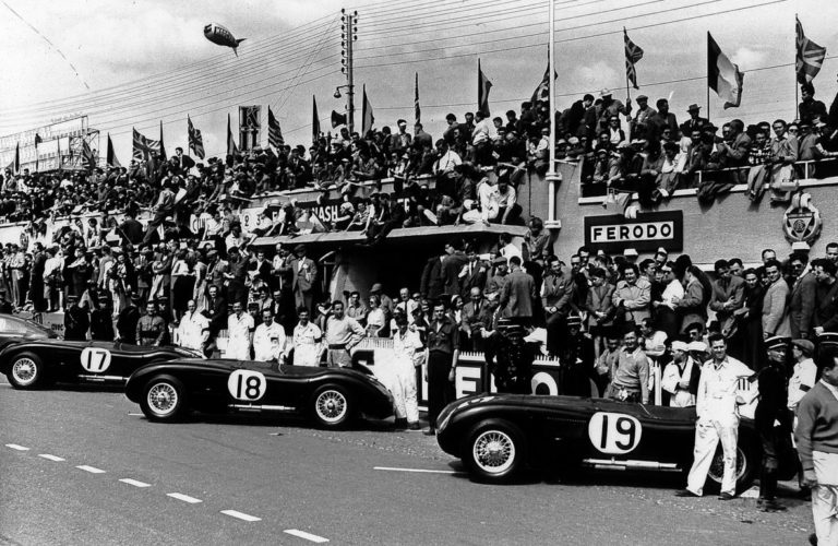 Jaguar C-Type in Le Mans 1953.
