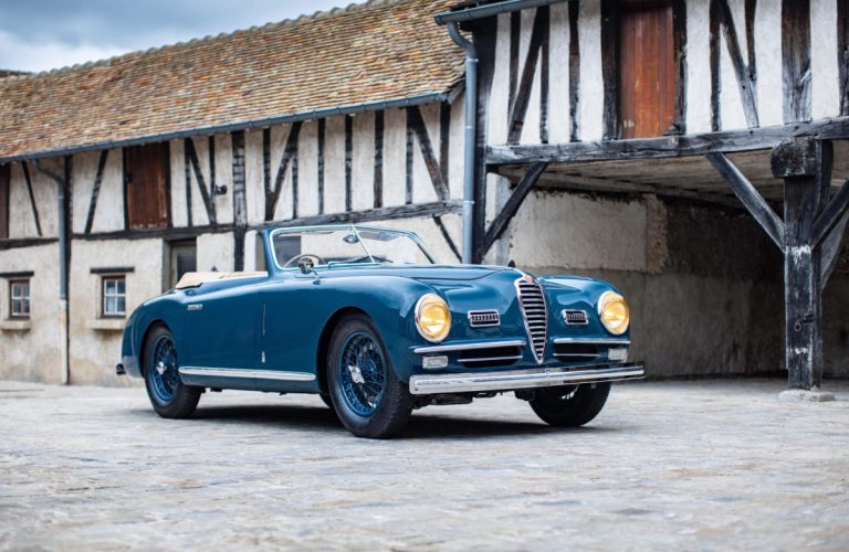 Aston Martin DB4 Serie IV Cabriolet mit Hardtop, Baujahr 1962.