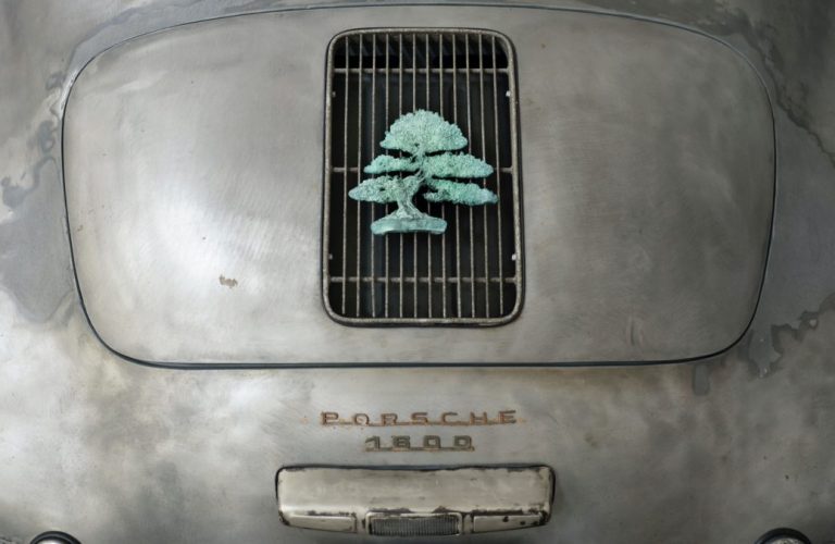 Porsche 356 Bonsai des Künstlers Daniel Arsham.