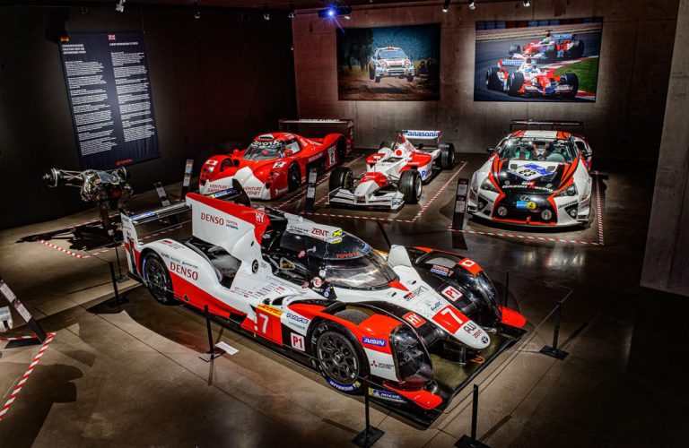 Ausstellung „Racing & Innovation – a Retrospective of Toyota in Motorsport“ im Museum Art & Cars in Singen.