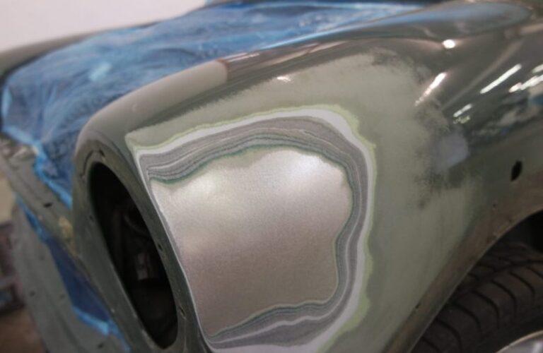 Ein Original Mini Cooper wurde mit Rostschäden in die "Klinik" gebracht. Die Schäden wurden dauerhaft beseitigt.